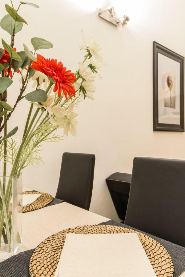 Casa Tibaldi Apartment Milan Bagian luar foto